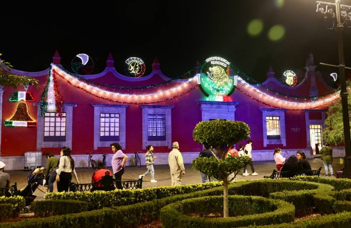 Encienden luces tradicionales en Coyoacán para Fiestas Patrias