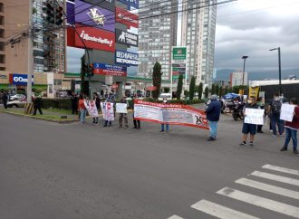 Opositores al proyecto del Estadio Azteca, demandan información sobre las negociaciones  del gobierno de la Ciudad de México con grupo Televisa.