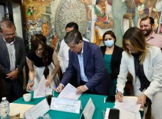 Firman Coyoacán e INEA convenio para combatir el analfabetismo