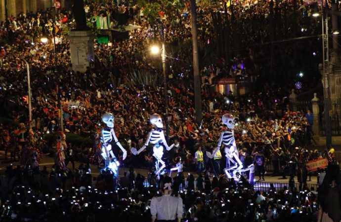 Más de 2.5 millones de visitantes llegaron a la CDMX por Día de Muertos