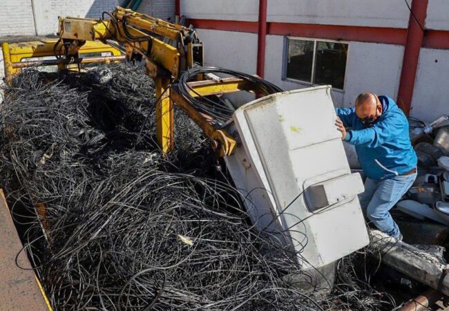 Retiran 3 toneladas de cableado para el mejoramiento urbano en ÁO