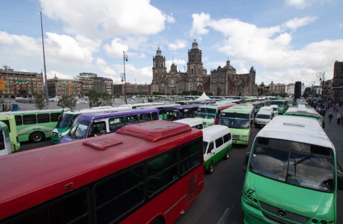 ONG acusa que transportistas en CDMX sufren violaciones a sus derechos humanos