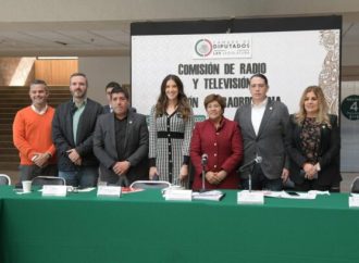 Con facilidades para el fortalecimiento de la radio y televisión se promueve la democracia y la pluralidad: Luis Mendoza