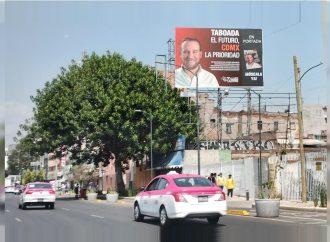 En espectaculares promueven entrevista a Taboada