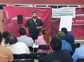El ‘lector de comunicados’ de la FGJCDMX imparte curso a militantes de Morena