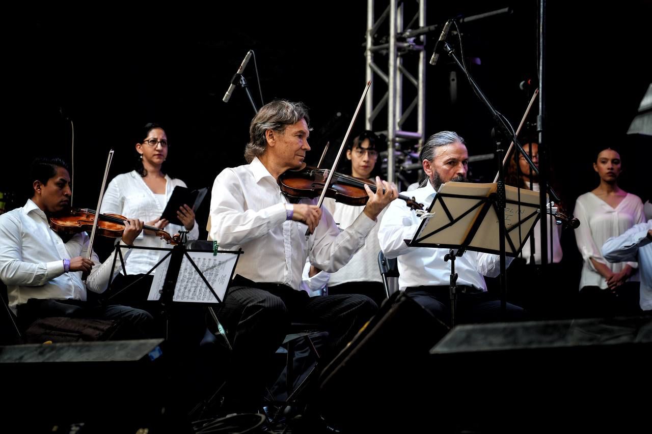 Este sábado también se presentó con gran éxito la Orquesta de Minería.