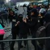 Colectivos se enfrentan con policías de CDMX