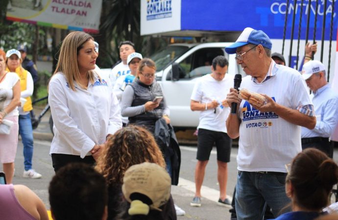 Alfa González ofrece más apoyos a unidades habitacionales de Tlalpan
