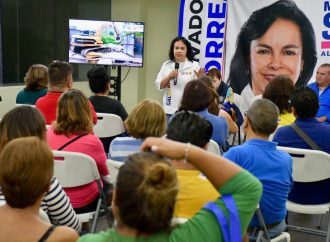 Margarita Saldaña reconoce en su día, la labor de maestros de Azcapotzalco
