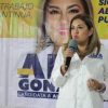 Alfa González denuncia coacción del voto con reparto de pipas de agua de su contrincante