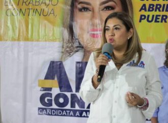Alfa González denuncia coacción del voto con reparto de pipas de agua de su contrincante